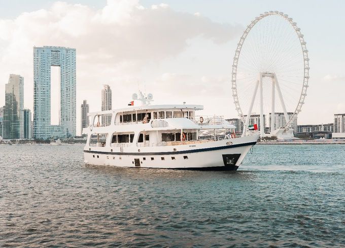 Cozmo 120ft Yacht with Pool: Luxury Redefined