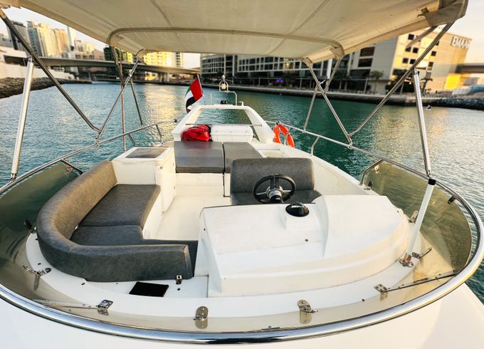 Cozmo 45 Feet Sealine British. Perfect for Cruising the Coast