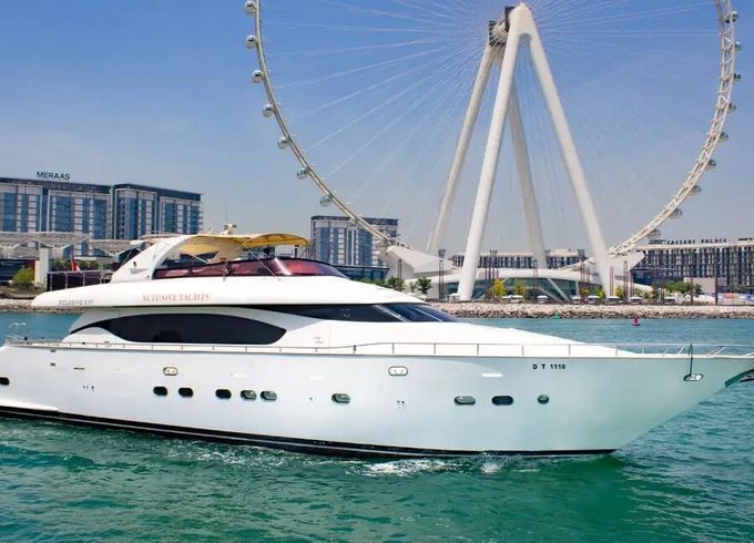 92ft Luxury Yacht - Book Yacht For 40 people