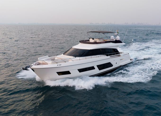 Ferretti 67 ft