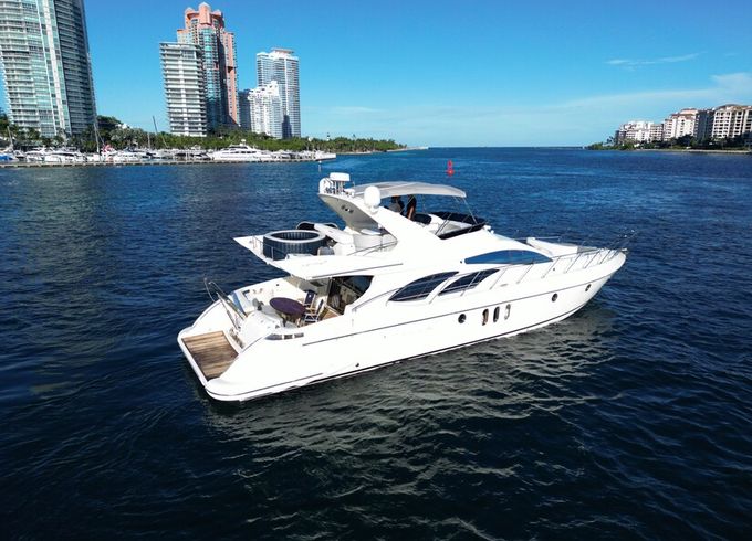ENJOY MIAMI IN NEW 68FT AZIMUT with JACUZZI!