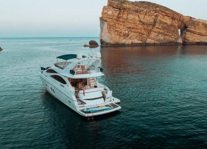 Luxury Sunseeker Manhattan 80ft Yacht Charter | Miami Private Yacht Ex