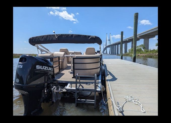 Bentley Legacy Navigator – 20ft Pontoon for Rent in SSI, Golden Isles