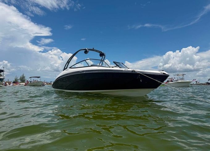 Yamaha AR240- Spacious and Fast Island hopping