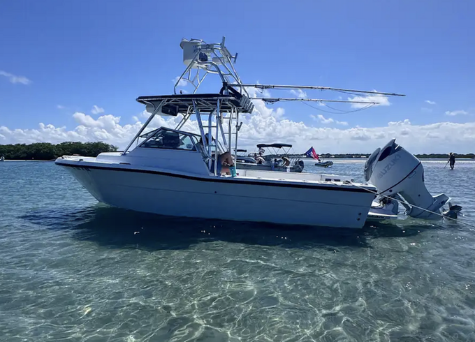 2021 Pursuit 23 - Perfect for Fishing/Diving/Sandbar!
