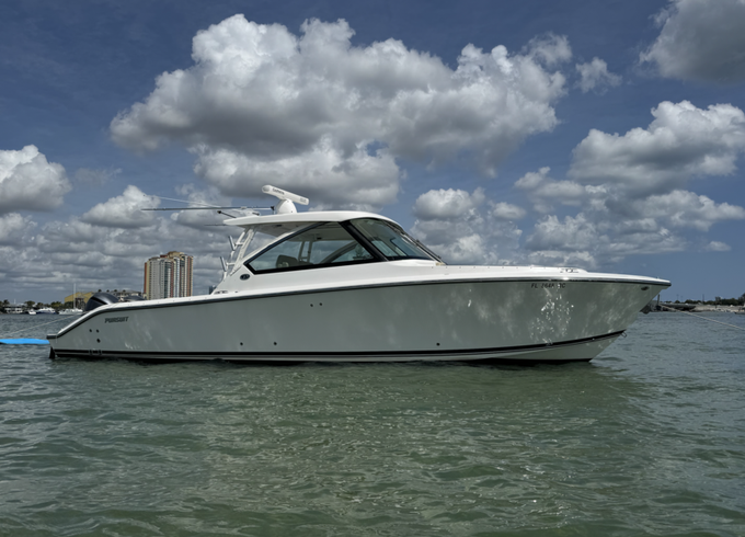 Like New 35' Pursuit Cruiser