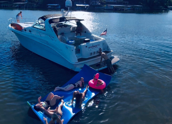 "Annabelles Wake": 450 Sundancer at Lake Ozark!