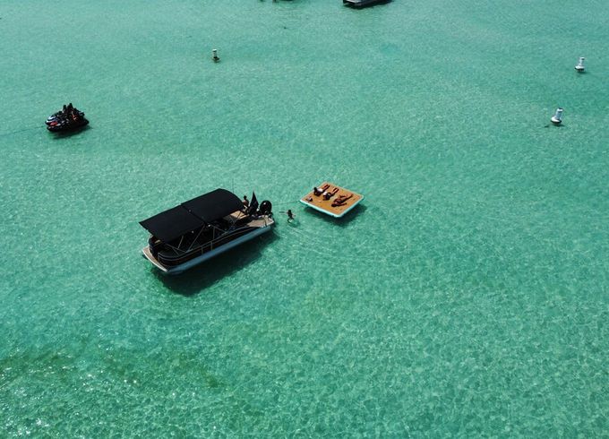 Luxury Private Pontoon Charter to Crab Island