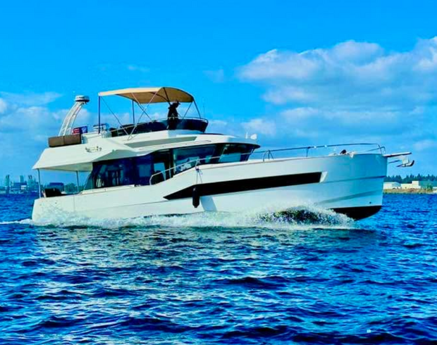 Cruise the Columbia River on theDelphia 12 
44 ft