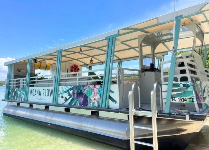 Large group boat rental Miami - 25 guests  - MIAMI PARTY BOAT RENTAL