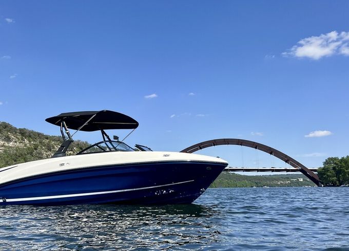 ** Premium ** VR6 on Lake Austin or Lake Travis