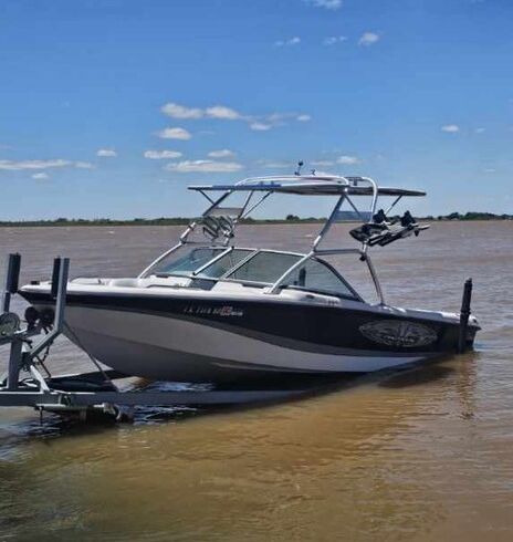 Wake boat for rent. Fort Phantom Texas