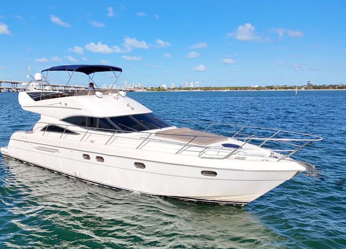 55Ft Luxury Yachy in Miami with 1 Jet Ski Included.