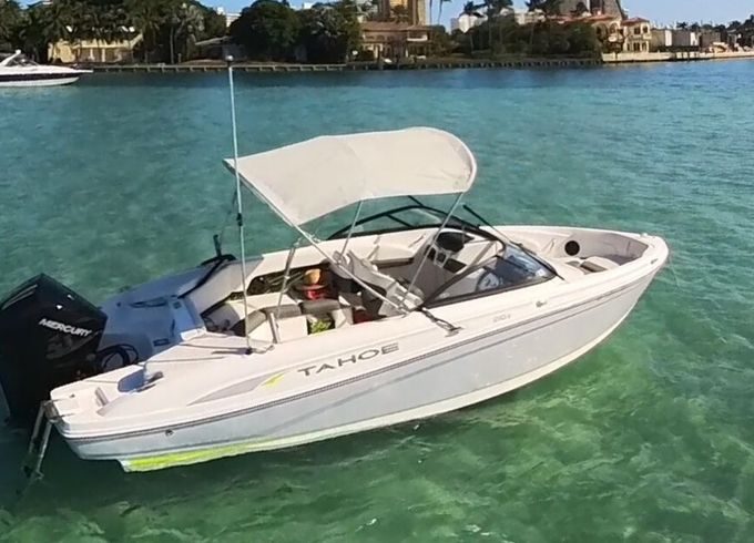 Tahoe 210 S – Captained Boat Tour | Hallandale Beach Fun & Relaxation
