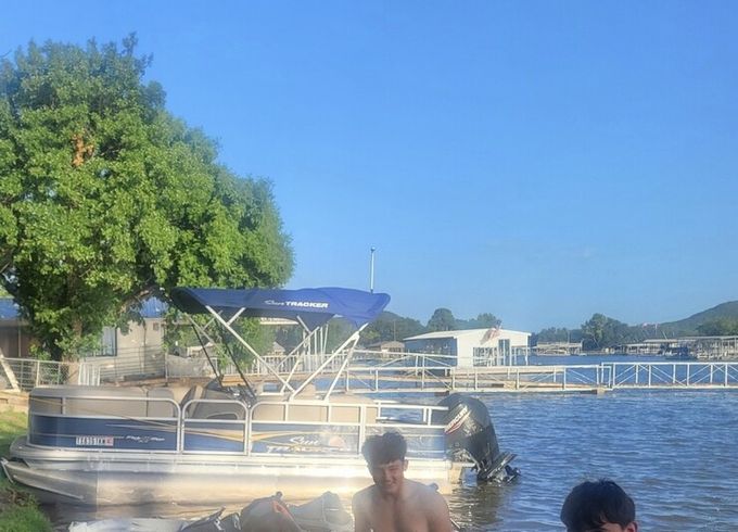 PK Party Barge - 18' Family Pontoon for Sandy Beach & Hells Gate