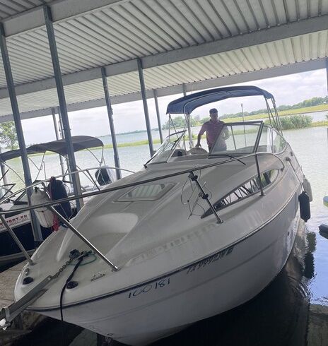 Relax in Style on a 24’ Bayliner Cabin Cruiser – Perfect for Lake Days