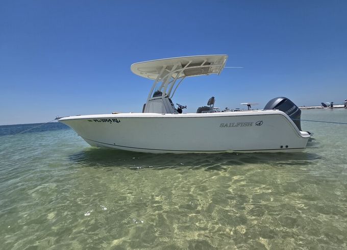 24' Yamaha-Powered Center Console | Sandbar, Fishing & Family Fun