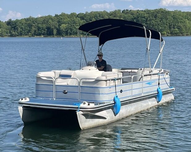 Lake Anna Private Side Pontoon Rental Updated 22'Lowe Pontoon Boat