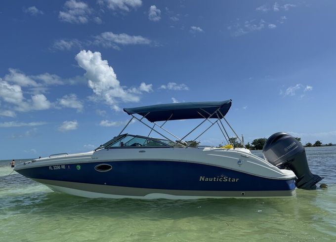 Living Like Larry Charters,  sandbar and snorkel adventures