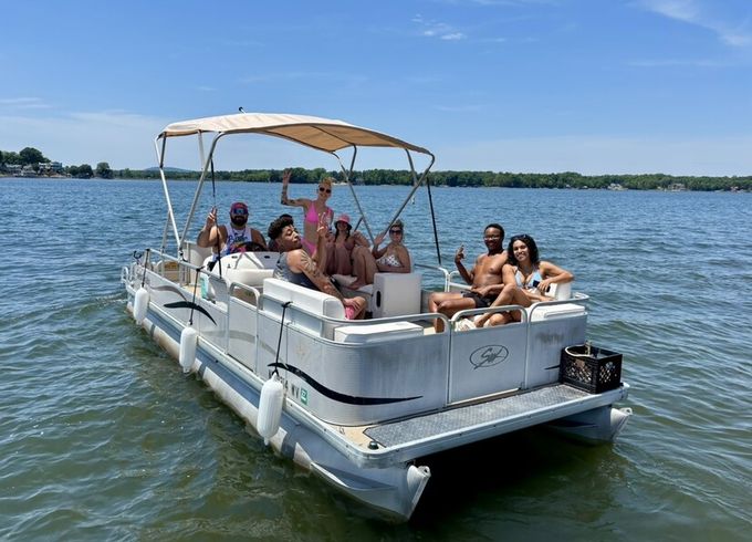 2003 22' Sweetwater Pontoon Gas Included!