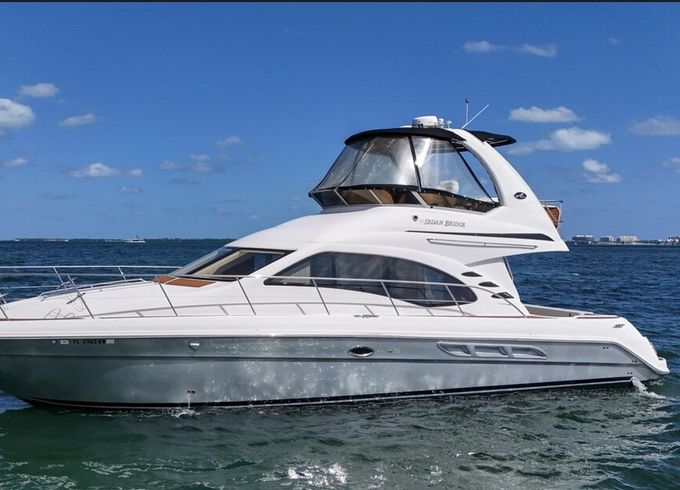 LUXURY SEA RAY SEDAN BRIDGE 48 FT