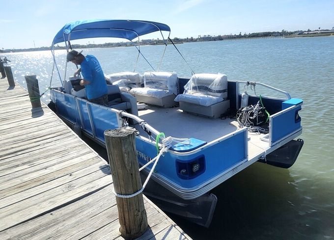 The Jim Ray: 22 ft pontoon w bimini shade &amp; rocking stereo