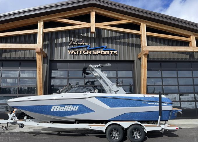 2024 Malibu 23' MXZ – Wake, Surf, Tube – Captain Included