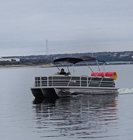 Rent a 24ft Pontoon Boat on Lake Travis Today
