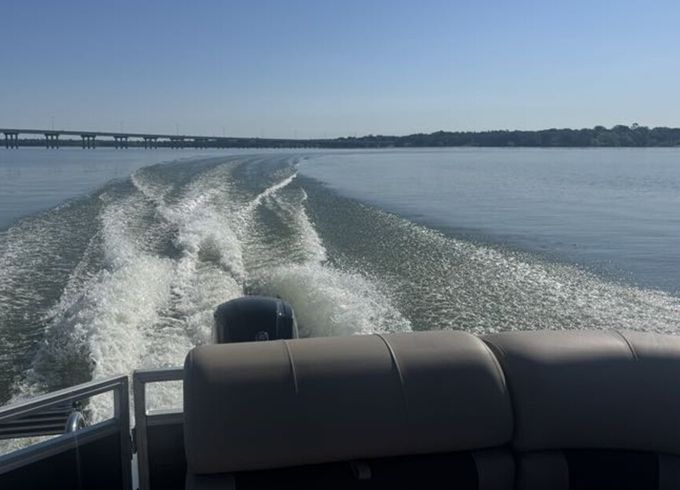 Party Barge Pontoon - Captain and Fuel Included - Fishing Welcome