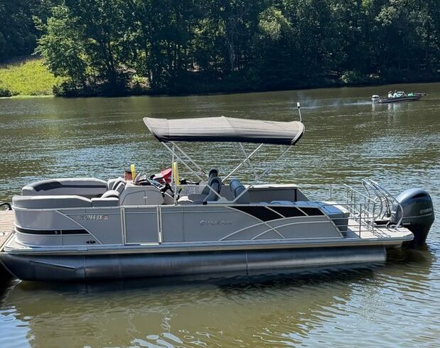 Premium Tritoon Experience with 200hp Rental on Lake Tillery NC