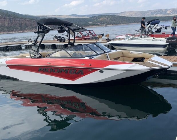 Moomba Makai 24' Fully Loaded Wakesurf Boat | Daily/Weekly