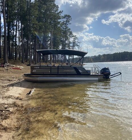 23’ StarCraft Tritoon | Seats 12 | Delivery Available