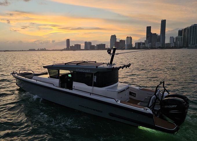 Stardust - Experience Miami on a superyacht tender
