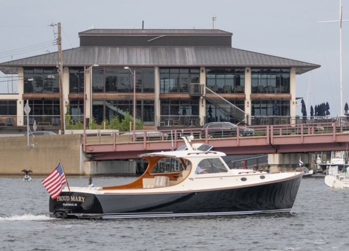 LUXURY YACHT RENTAL
