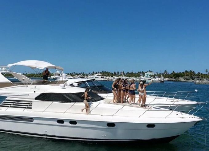 Cruise in Comfort: 65ft Flybridge Yacht for Rent in Fort Lauderdale