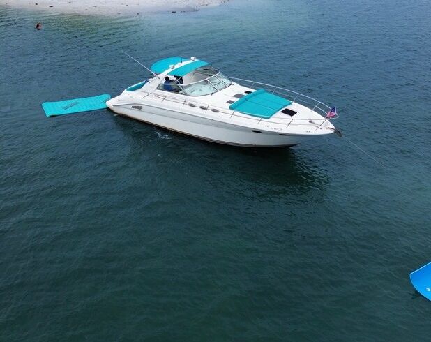 My Shel 42”: Enjoy an unforgettable day on the water!