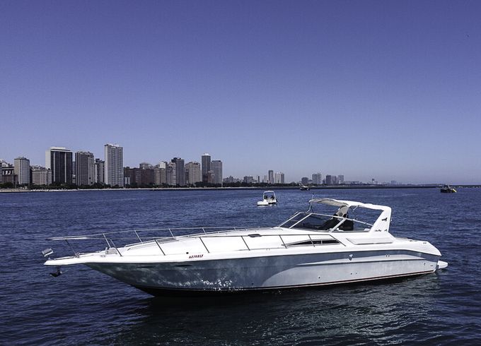 Diversey Harbor Gorgeous 46' Sea Ray Luxury Yacht
