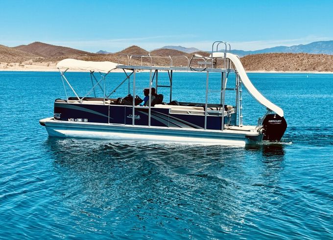 25’ Lounger pontoon  – Full Shade, Seats 13 , Delivered at Pleasant