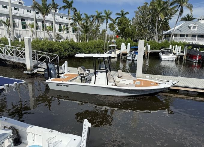Perfect Mix of Comfort &amp; Performance: Sea Pro 248 Bay