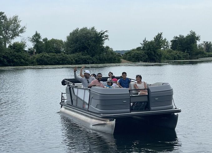 Lake Minnetonka Pontoon up to 10!