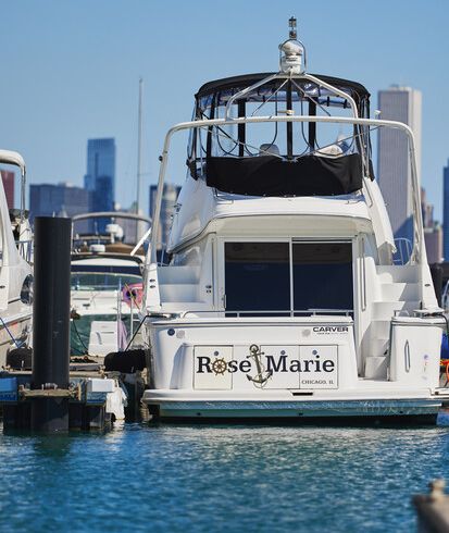 Multi Level 47' Carver Yacht in Chicago, IL - MPY