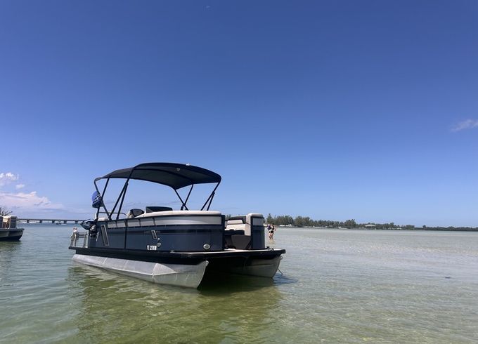 Relaxing 10-Passenger viagio pontoon