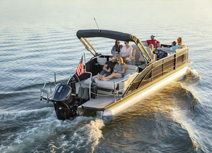 300hp Barletta 25' Ultimate Entertainer - water accessories included