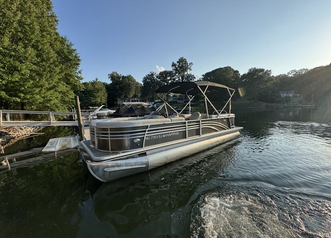 Cruiser and Tube Lake Norman Harris 240 Sunliner Tritoon