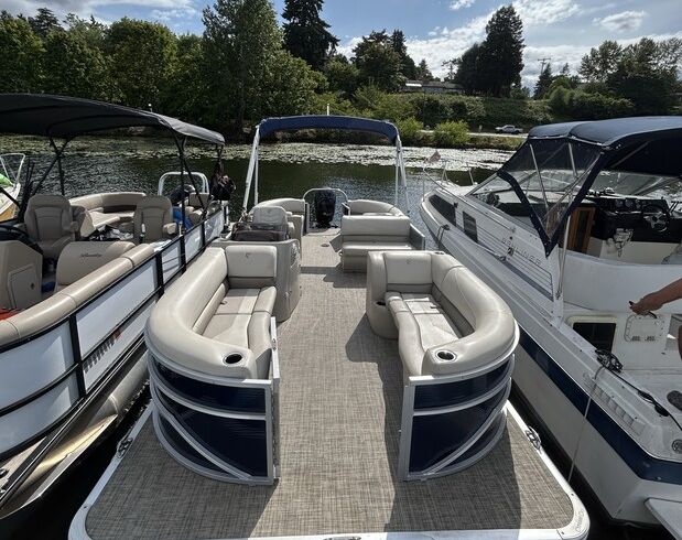 Pontoon Lake Washington