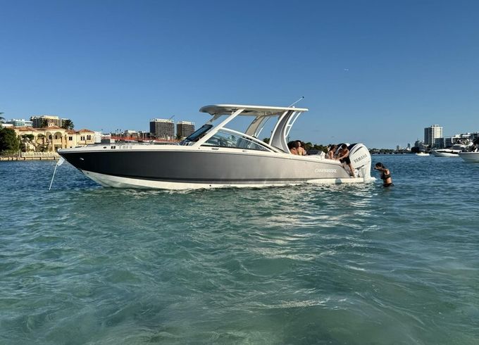 30' Stylish Chaparral – Fast, Fun & Family-Friendly