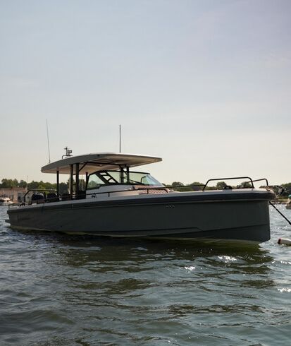 Axopar Brabus 37 Suntop
