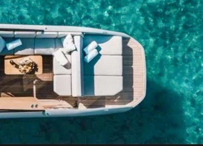 Rand Luxury Yacht with Captain and Fuel – Riviera Beach, West Palm