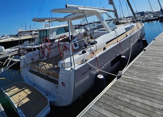 Amazing Sailing Trip in NYC!!The Most beautiful Sailboat in NYC !