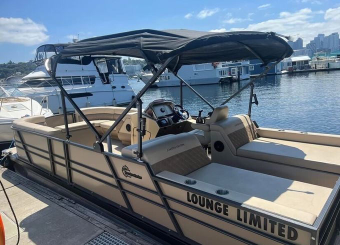 24' Luxury Massimo Party Pontoon | Lake Union Cruises with LED Lights